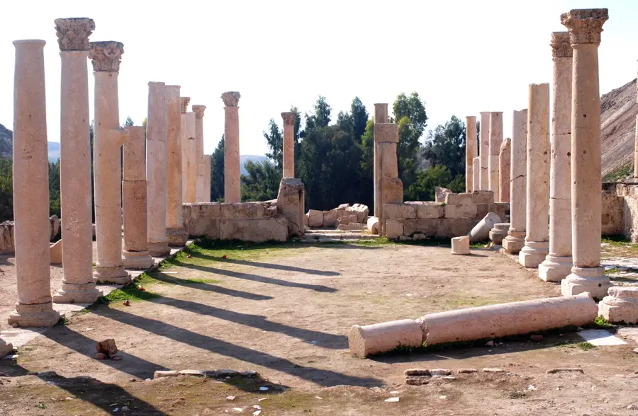 Pella