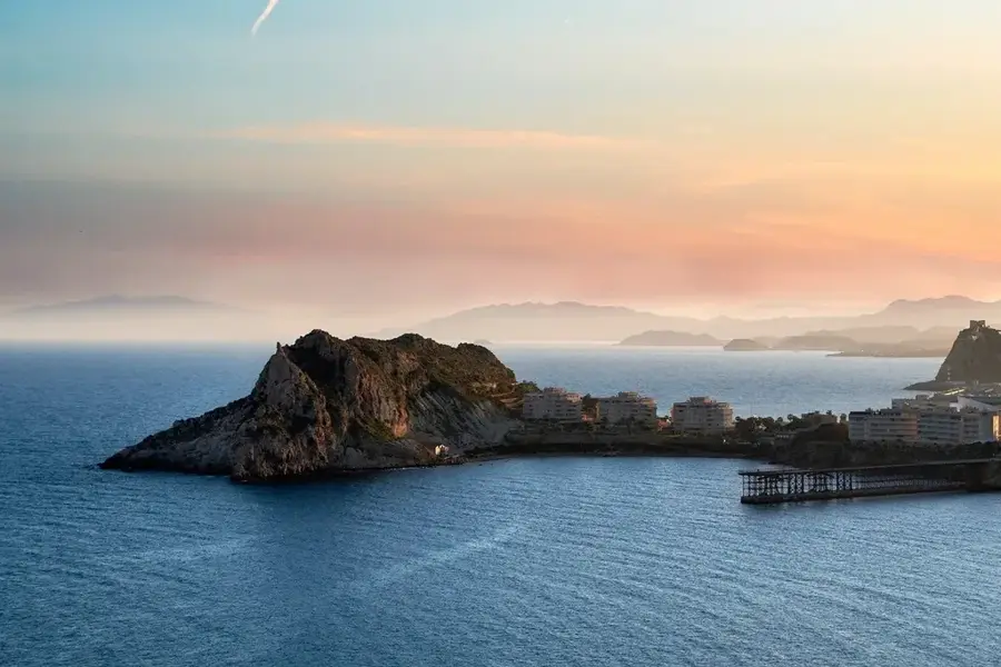 Peninsula Guanahacabibes — Mogotele din Viñales (Cuba)