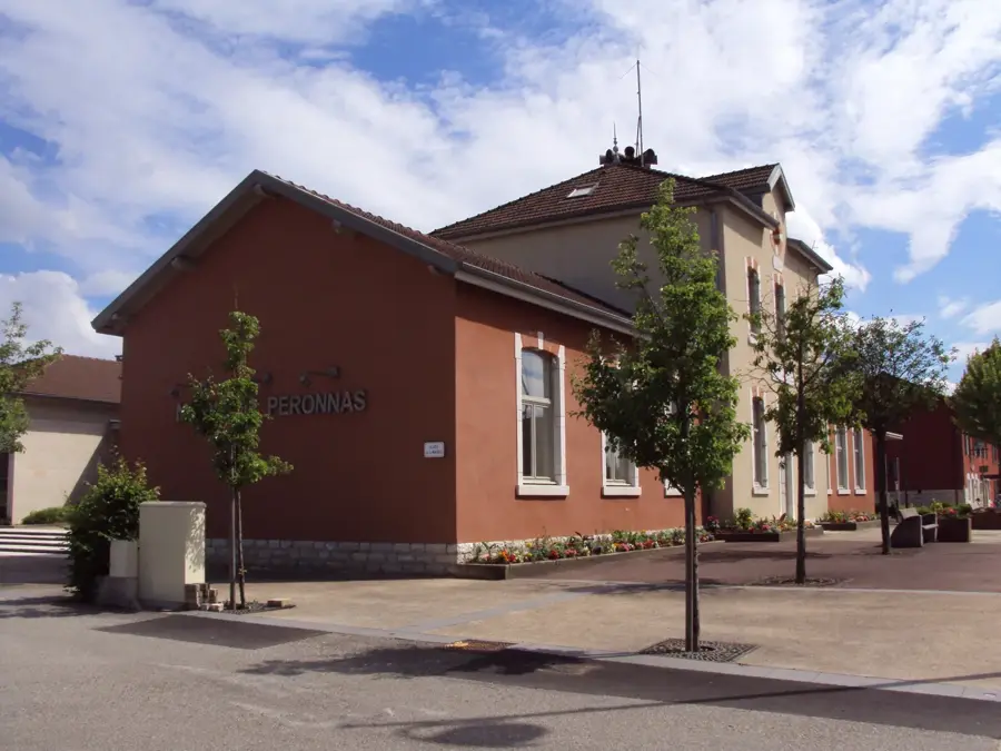 Péronnas – oraș