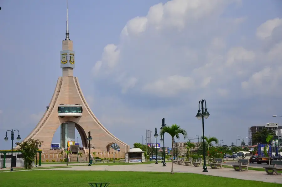 Plaza de la Mujer (Bata)