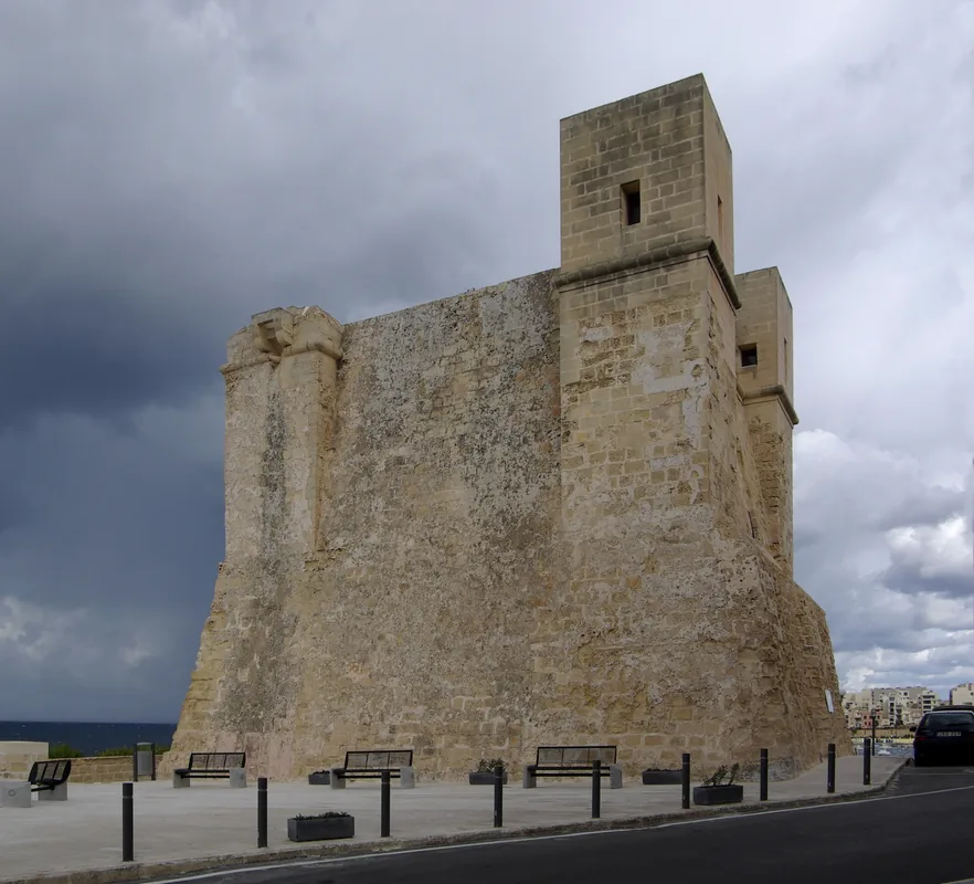 Wignacourt Tower — Mellieħa Bay (Malta)