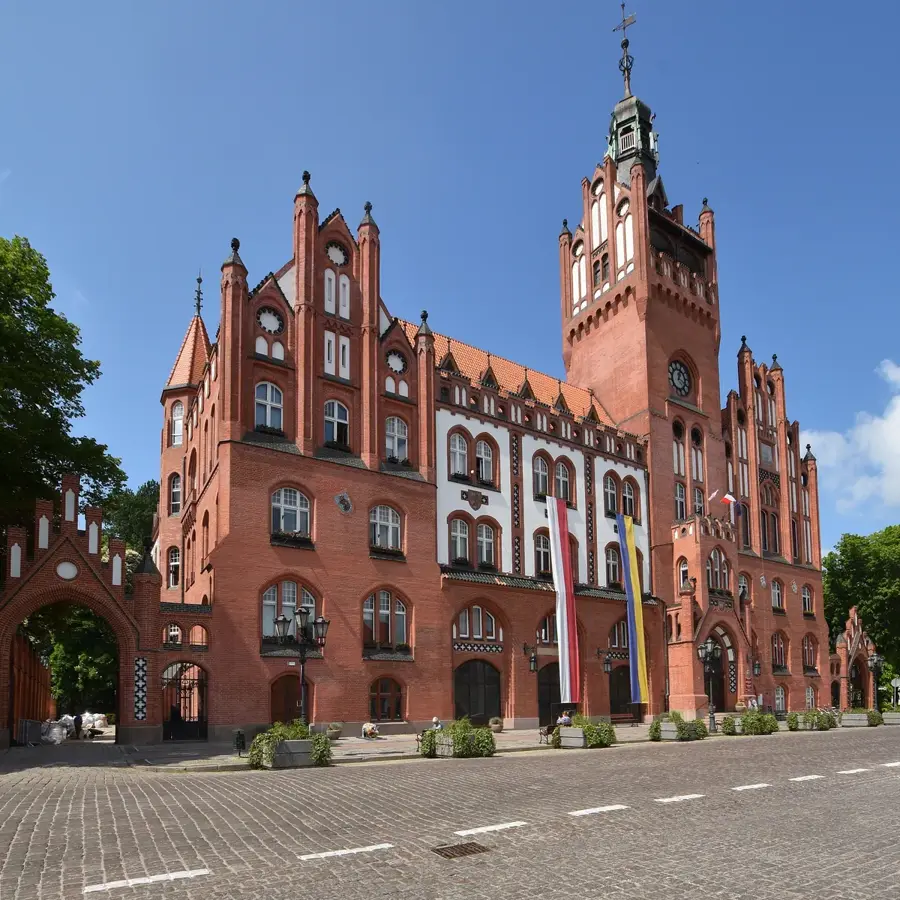 Castle of the Pomeranian Dukes in Słupsk — Sumhuram (Oman)