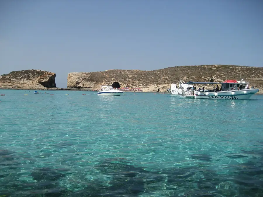 Punctul de feribot Laguna Albastră (Comino) — Insula Cominotto (Malta)