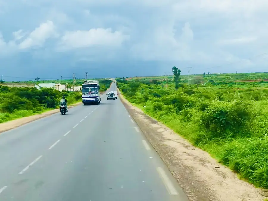Tiefwasserhafen Ndayane — Abtei Keur Moussa (Senegal)