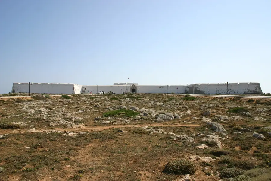 Fortăreața din Sagres — Podișul Mahenge (Tanzania)