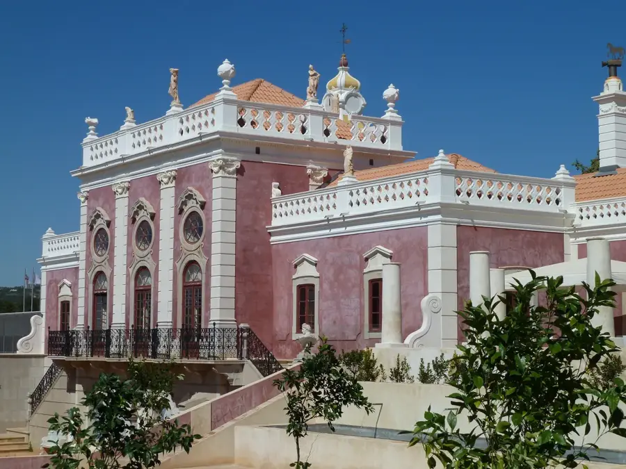 Palatul Estoi — Insula Culatra (Portugalia)