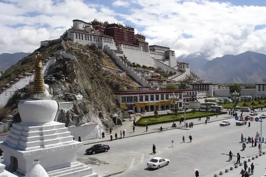 Potala palota — Namtso-tó (Kína)