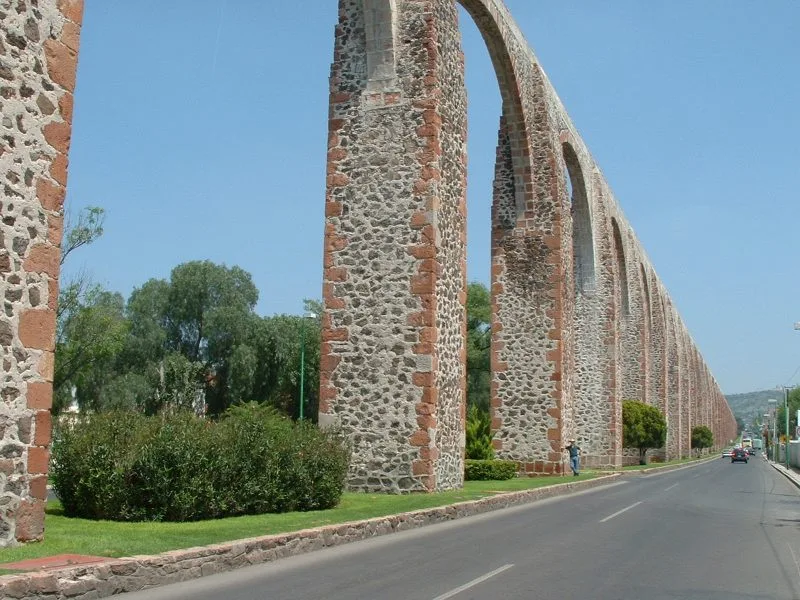 Santiago de Querétaro — Bernal (Mexico)