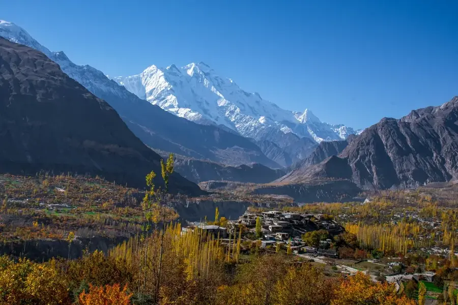 Rakaposhi — Lacul Wular (India)