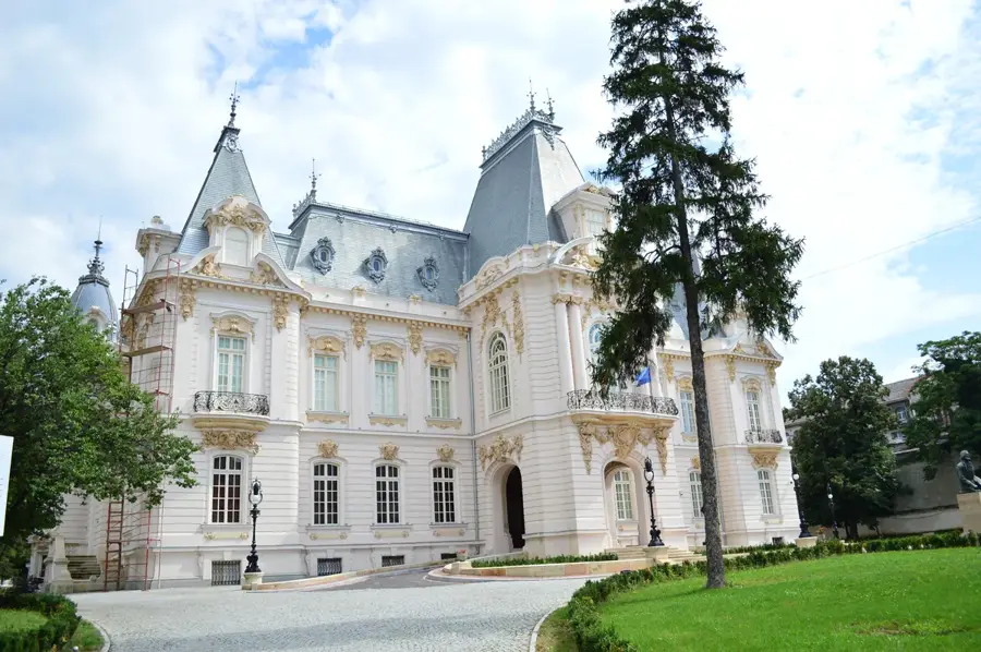 Mihai-Viteazul-Platz — Dăbuleni (Rumänien)