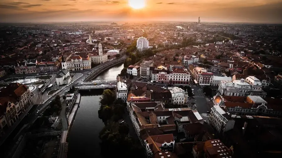 Piața Unirii Oradea — Beiuș (România)