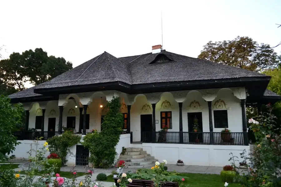 Bellu Manor