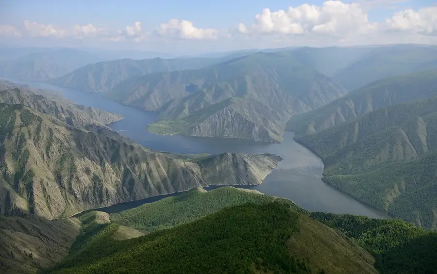 Sayano-Shushenski Nature Reserve — Great Lakes Depression (Mongolia)
