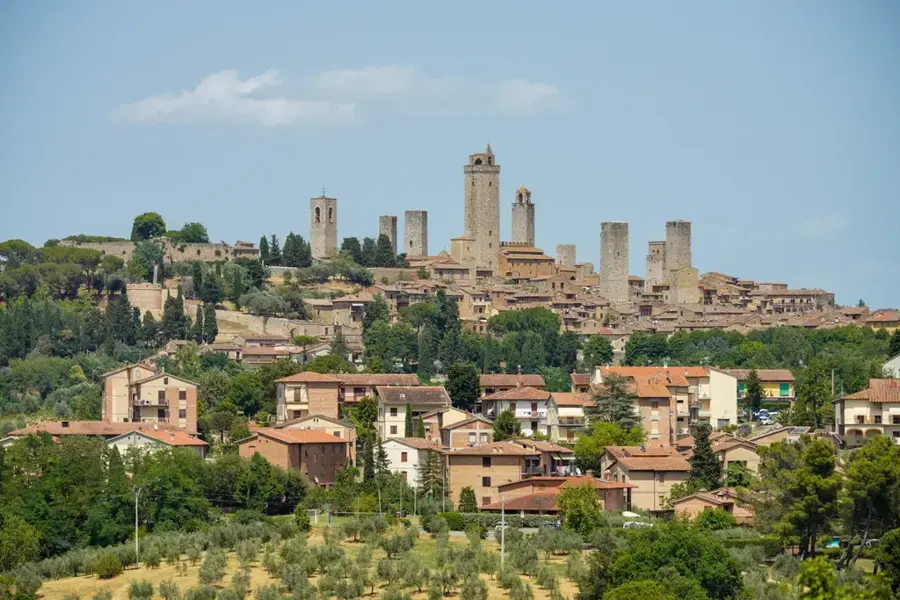 San Gimignano — Lucca (Olaszország)