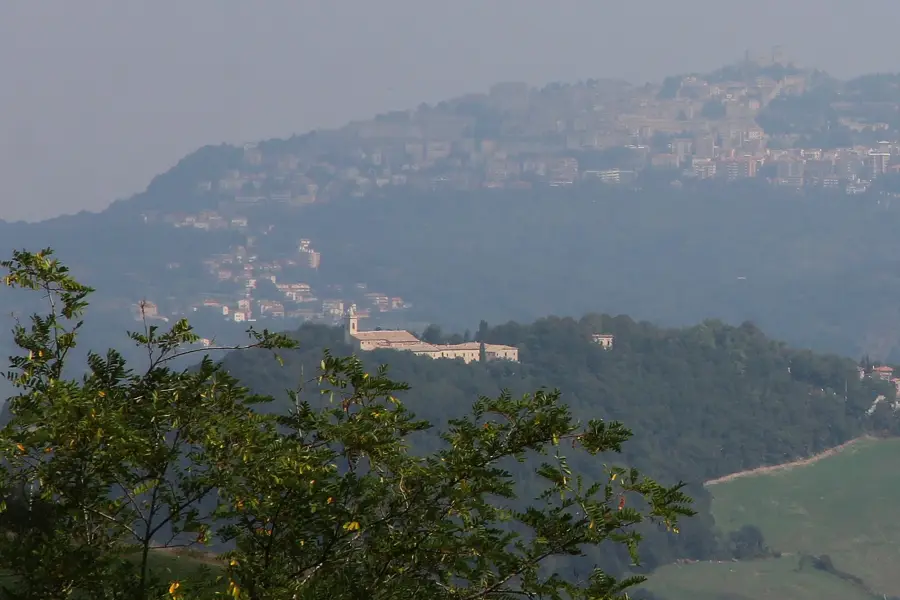Dealul Chiesanuova — Cà Melone (San Marino)
