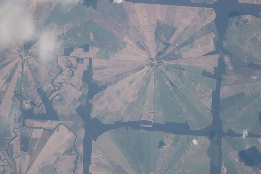 Santa Cruz Soy Fields — Uturuncu (Bolivia)