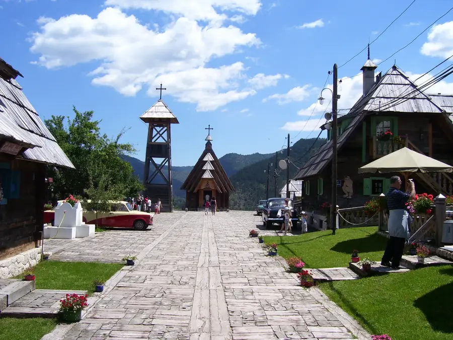 Drvengrad (Küstendorf)