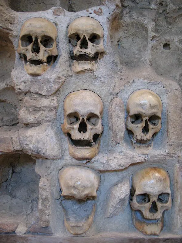 Denkmal am Schädel-Turm Niš — Niš (Serbien)