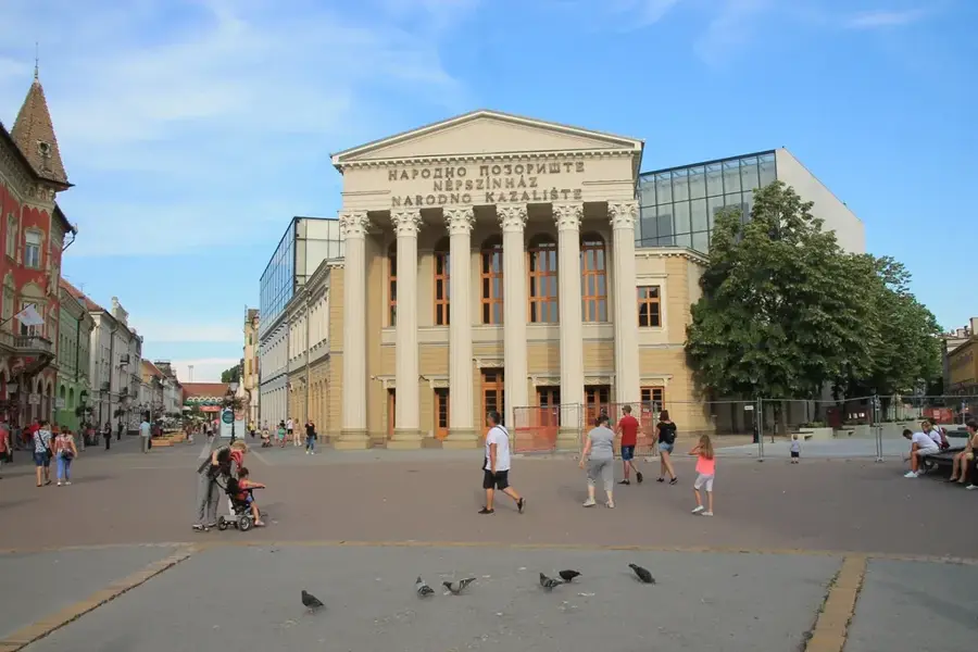 Nationaltheater Subotica — Agrarzentrum Sombor (Serbien)