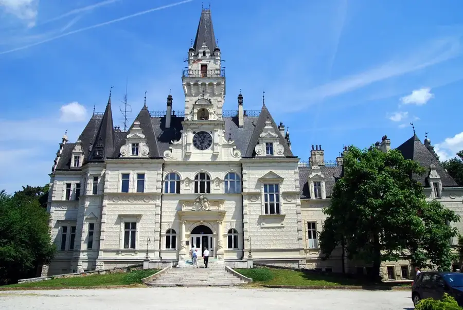 Schloss Budmerice