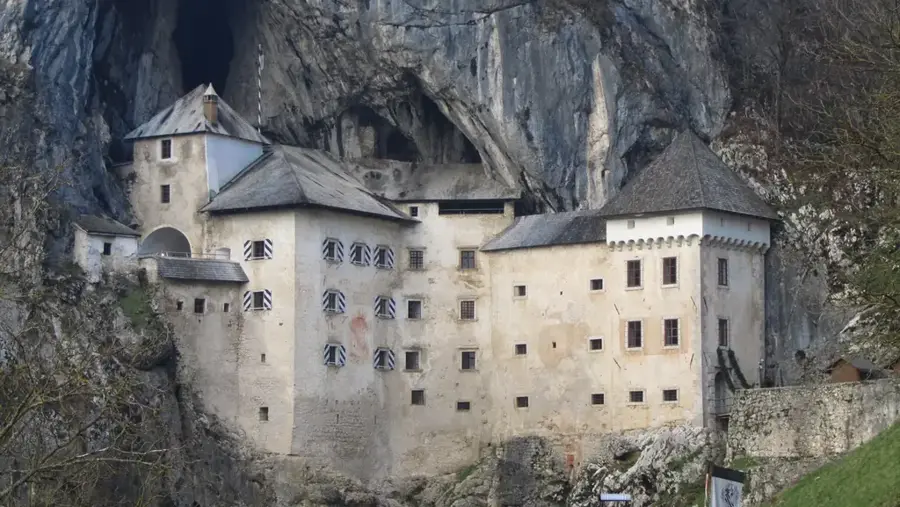 Höhlenburg Predjama