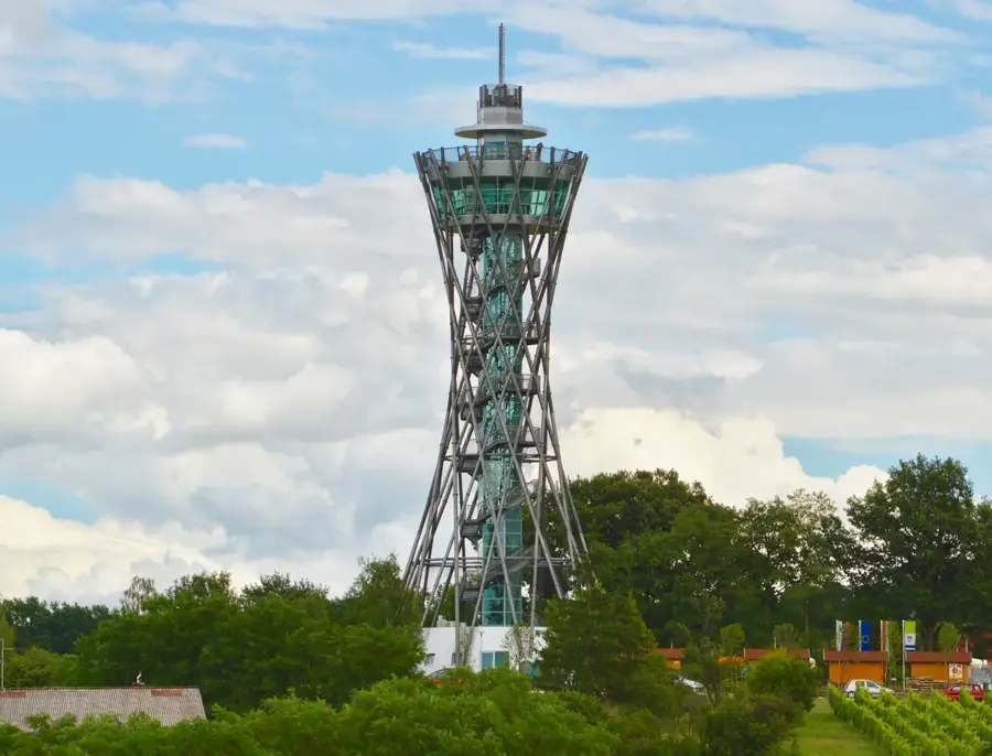 Vinarium-Turm — Großkirchen (Ungarn)
