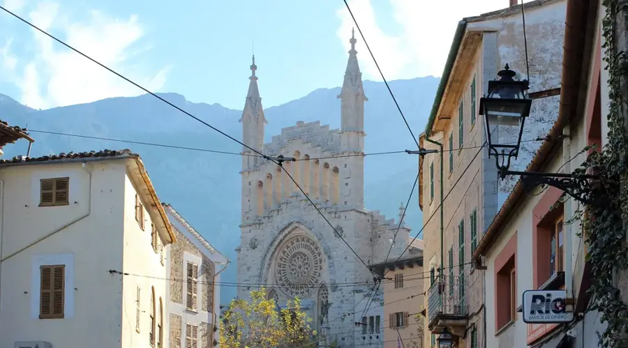 Sóller — Sa Pobla (Spanien)