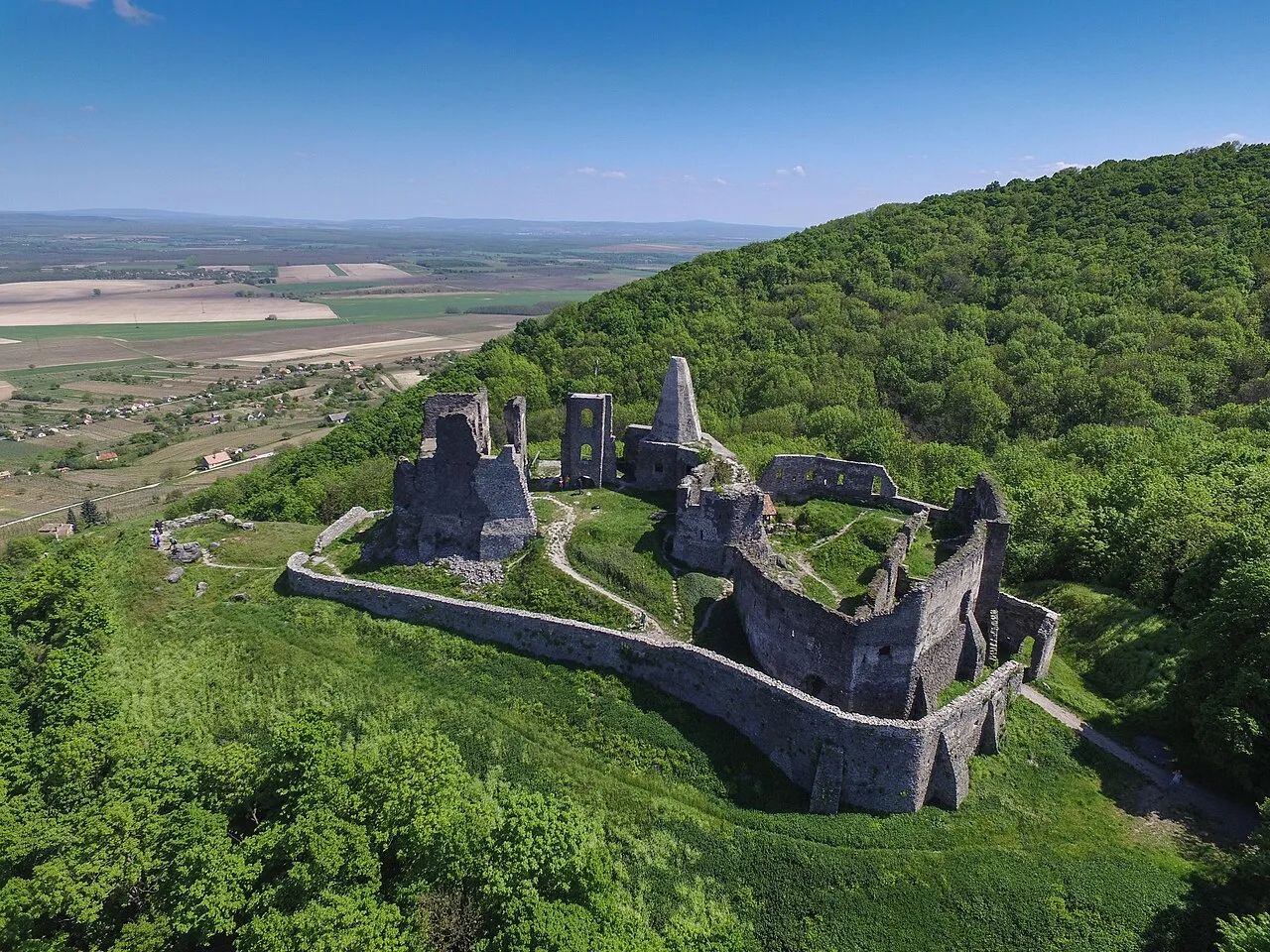 Burg Somló – Sehenswürdigkeit