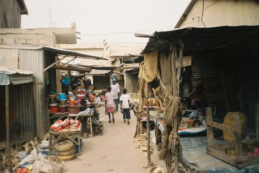 Erdnussölfabrik Sonacos — Steinkreise von Wanar (Senegal)