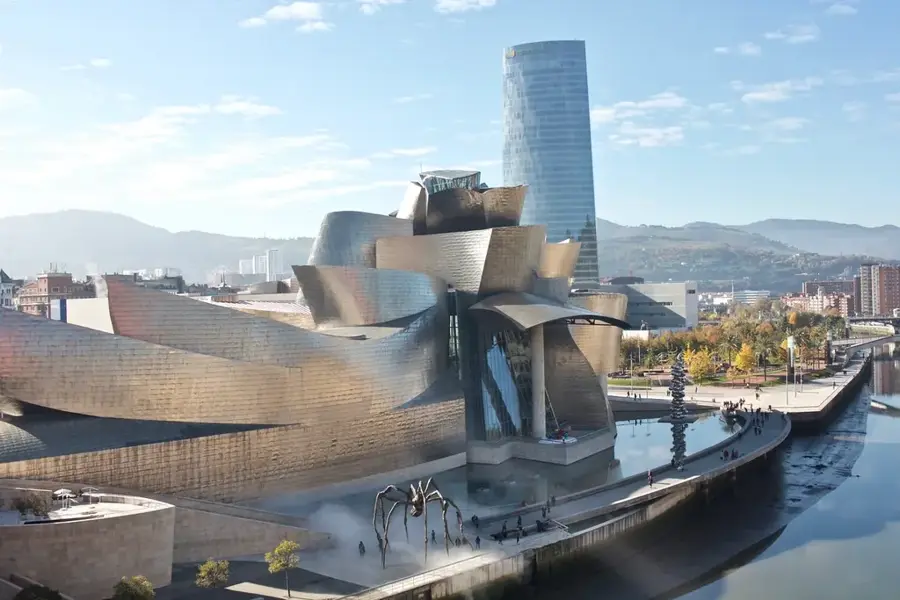 Guggenheim-Museum Bilbao — Bermeo (Spanien)