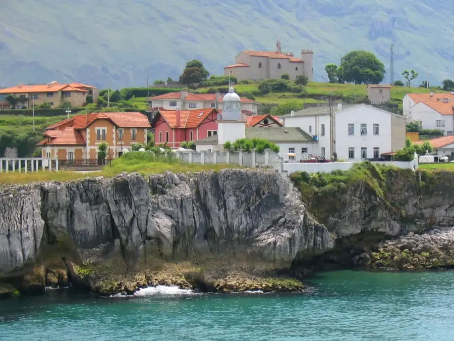 Posada de Llanes – oraș