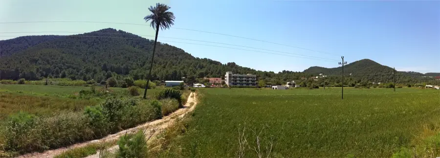 Urbanització Cala Llonga – oraș