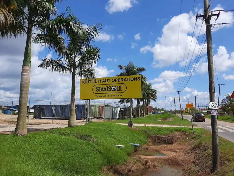 Staatsolie Tout Lui Faut Refinery — Palmentuin (Suriname)