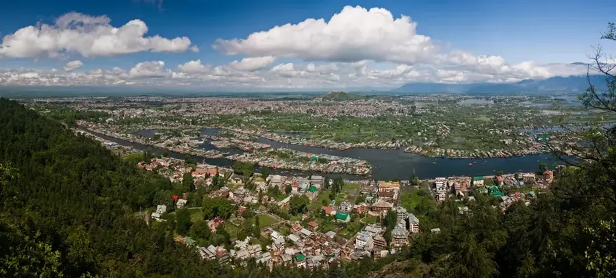 Srinagar — Lacul Wular (India)
