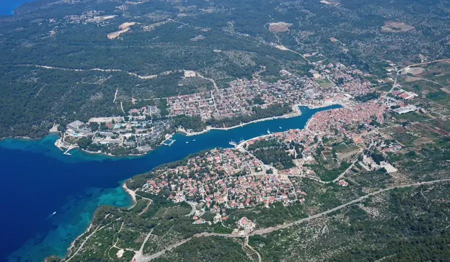Stari Grad (Hvar) — Trogir (Horvátország)