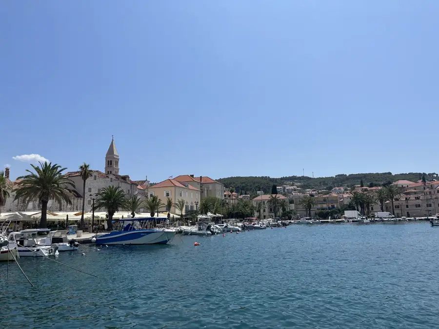 Supetar (Brač) — Trogir (Horvátország)