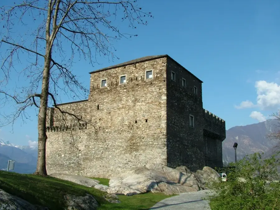 Curtea interioară Castelgrande — Mendrisio (Elveția)