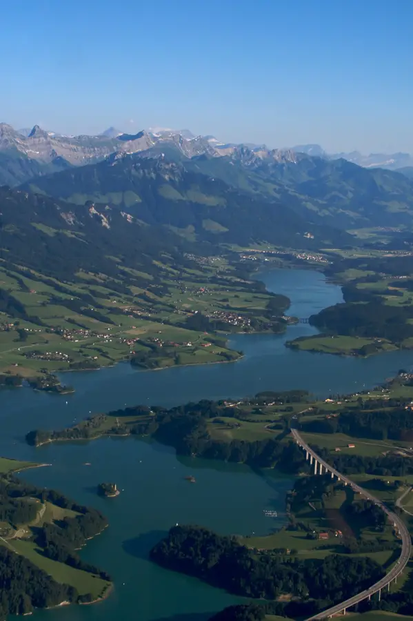 Lac de la Gruyère — Fribourg (Elveția)