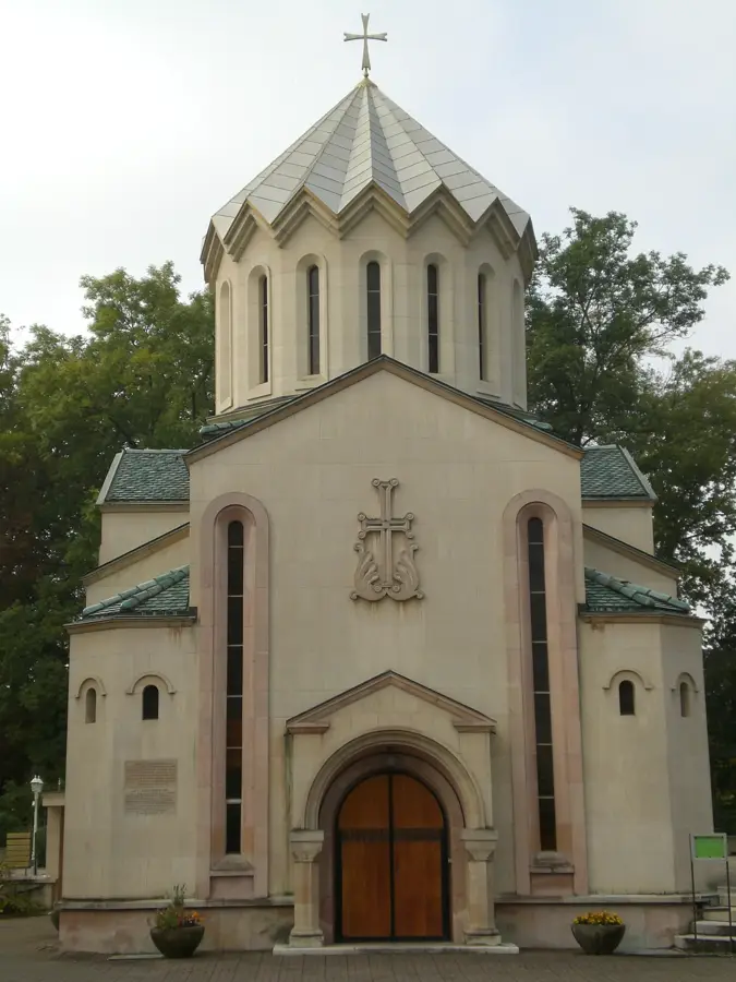 Troinex — Thônex (Elveția)