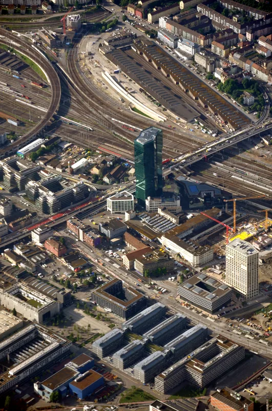 Zürich-West — Bellinzona (Schweiz)