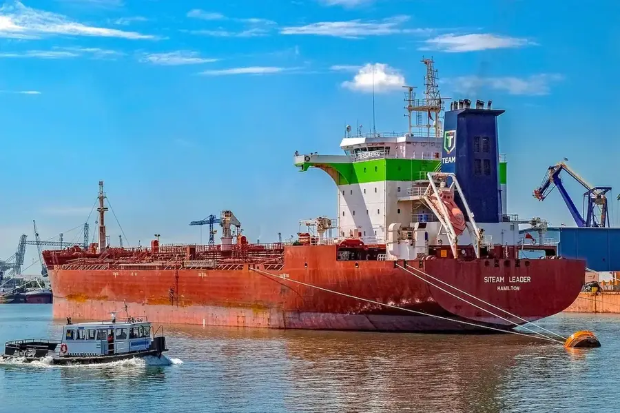 Tangguh LNG Plant — Apar Mountains (Indonesia)