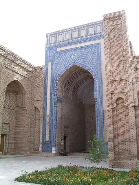 Termez River Port — Kugitangtau Range (Uzbekistan)