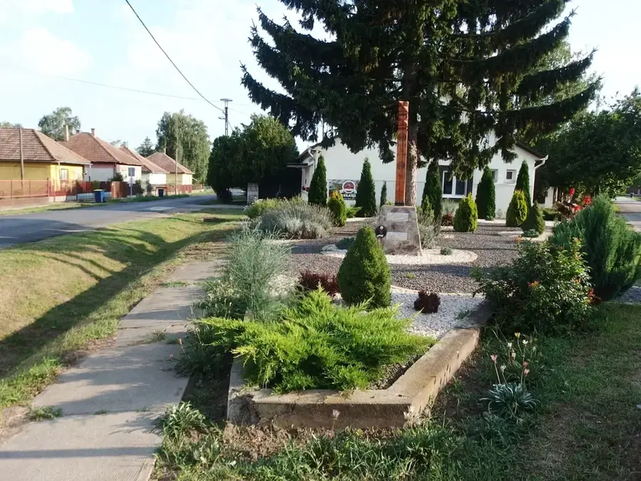 Tiszadada – Stadt
