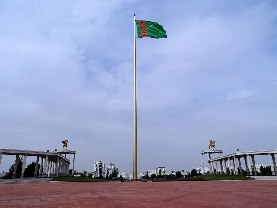 Ashgabat Flagpole — Independence Monument (Turkmenistan)