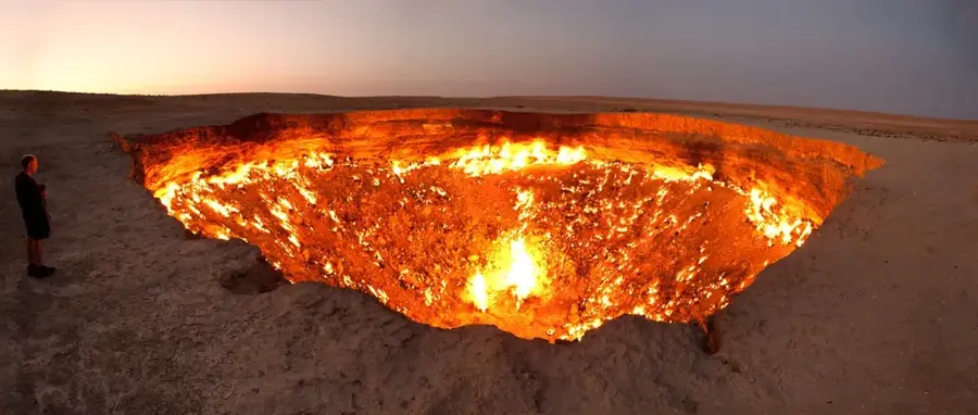 Darvaza Gas Crater — Änew (Turkmenistan)