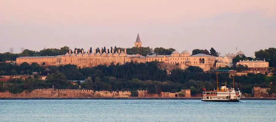 Topkapı Palace — Bosphorus Bridge (Turkey)