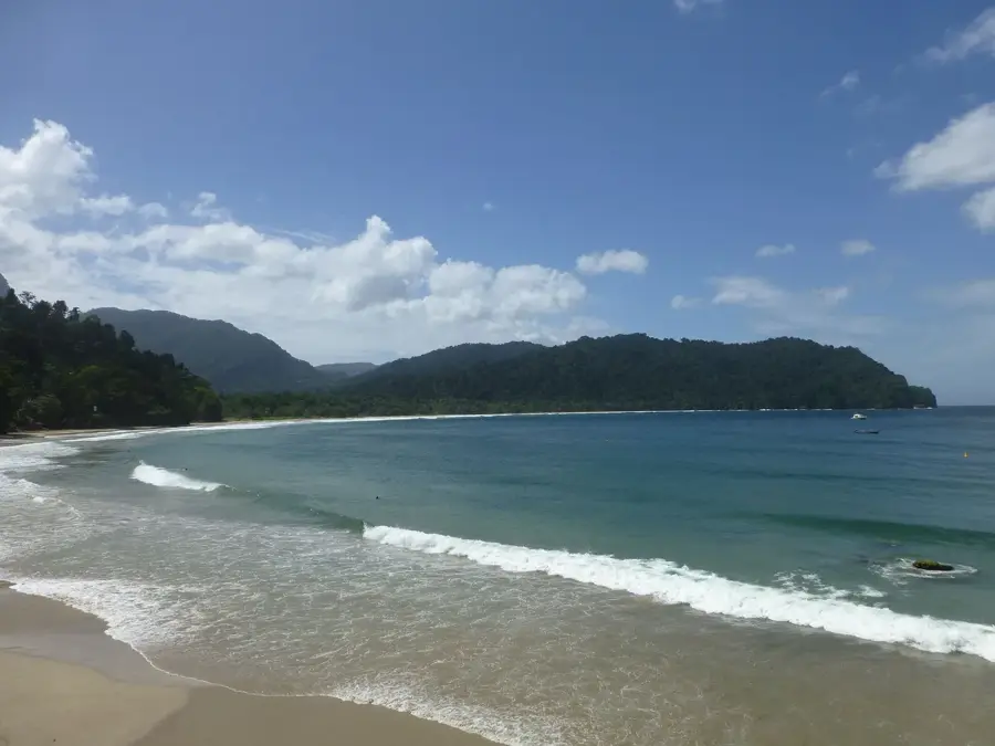 Las Cuevas Bay
