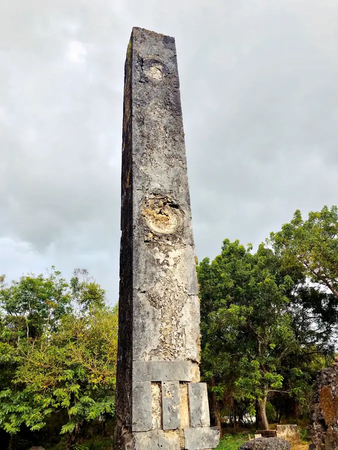 Tongoni-Ruinen — Amboni-Höhlen (Tansania)