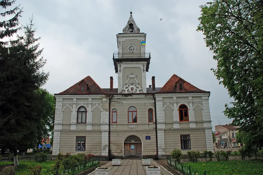 Dobromyl Castle