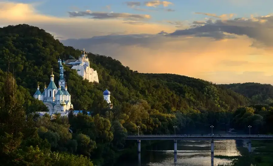 Sviatohirsk Lavra
